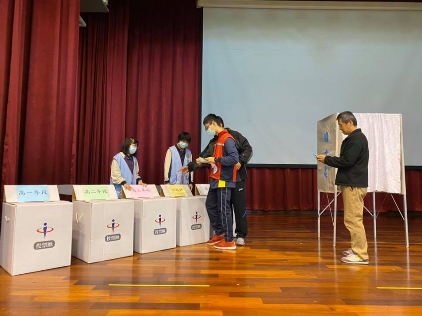20200424_108學年度苗特模範生照片.jpg