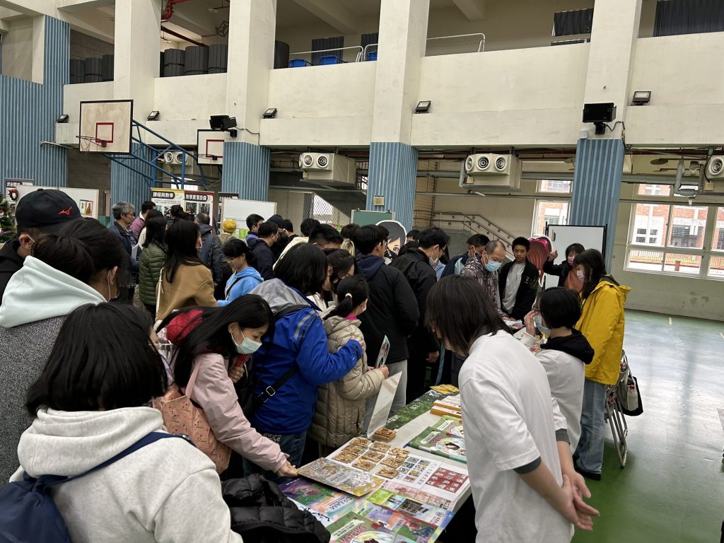 升學博覽會-高中職攤位諮詢.jpg 升學博覽會-高中職攤位諮詢.jpg