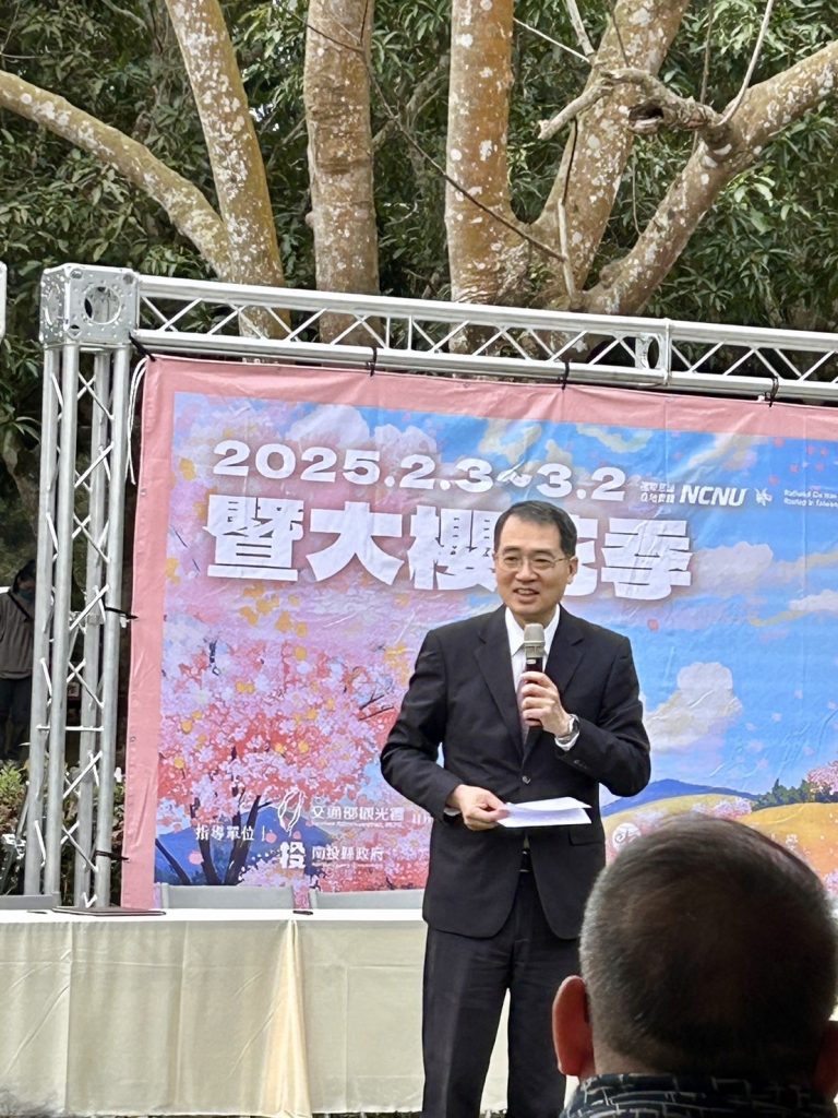  3右:國立暨南國際大學武東星校長開幕致詞.jpg
