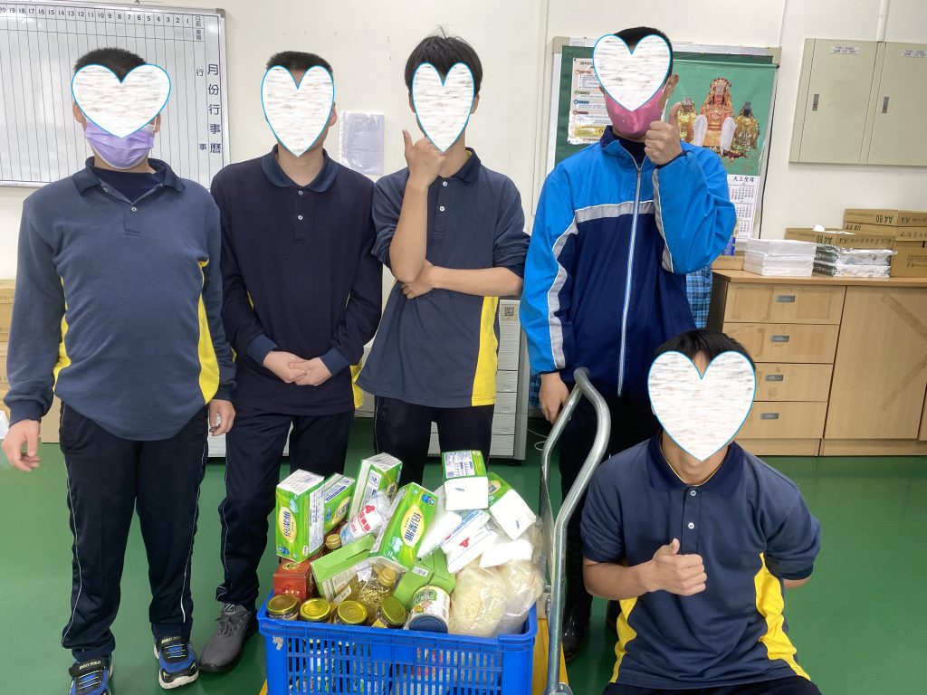 20250219社團法人苗栗縣社會福利促進協會捐贈民生物資給低收.中低收等弱勢學生相片.jpg