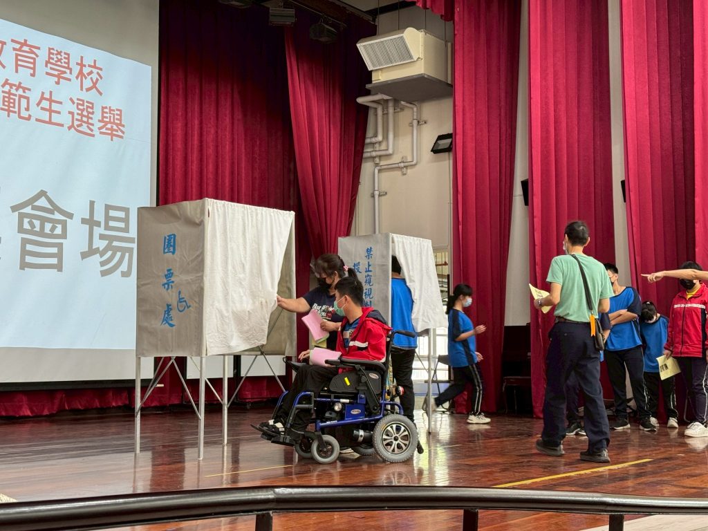 模範生票選活動-圈選候選人.jpg 模範生票選活動-圈選候選人.jpg