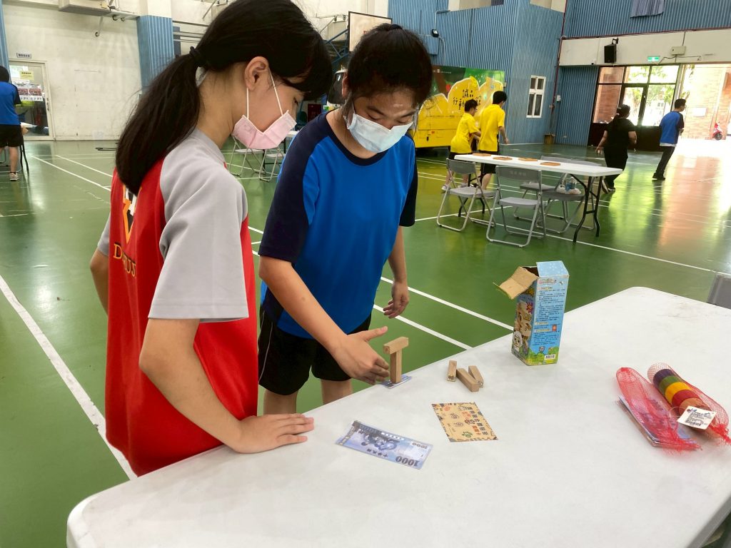 科學體驗-慣性實驗.jpg 科學體驗-慣性實驗