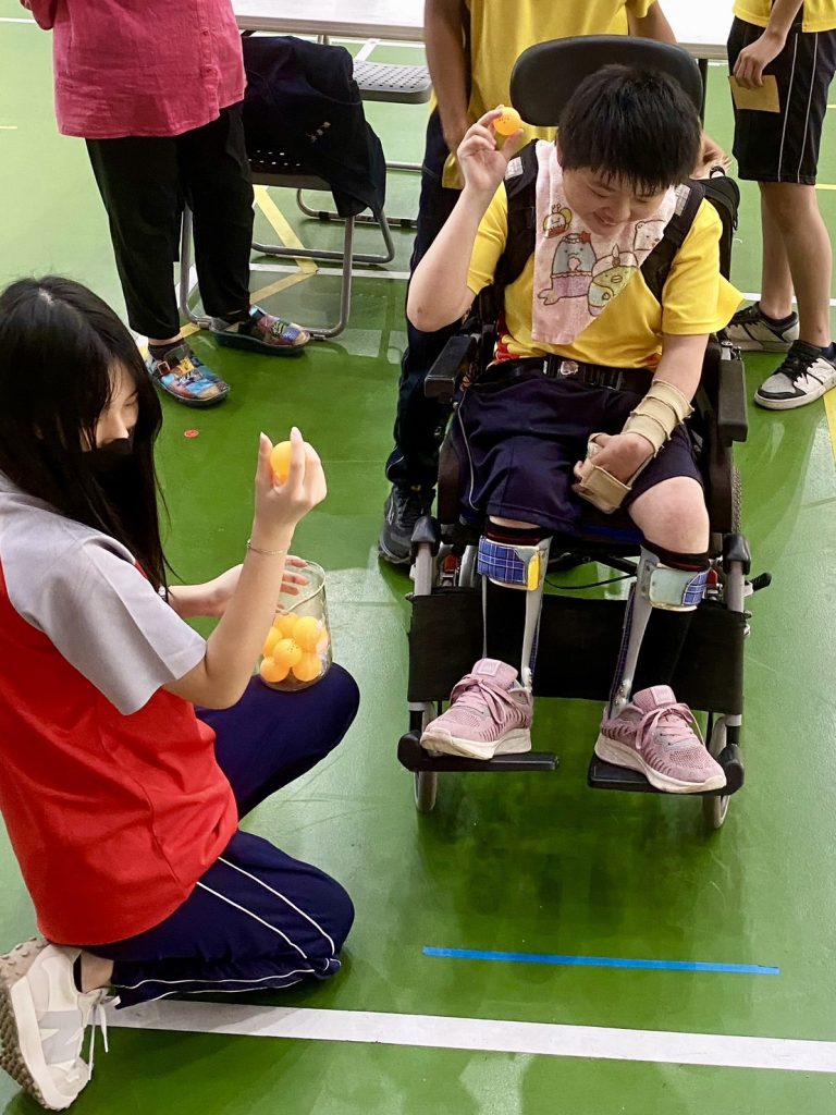 科學體驗-乒乓球投擲.jpg 科學體驗-乒乓球投擲