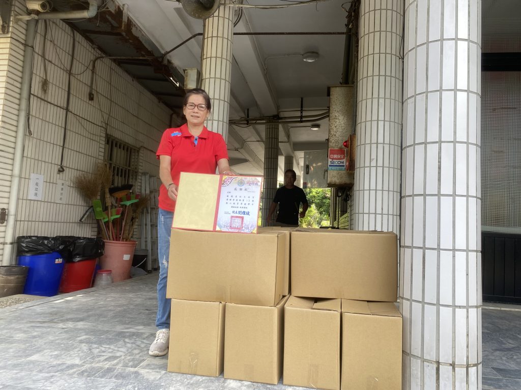20250915後龍東社天母宮與後龍鎮公所捐贈普渡物資給學生.jpg