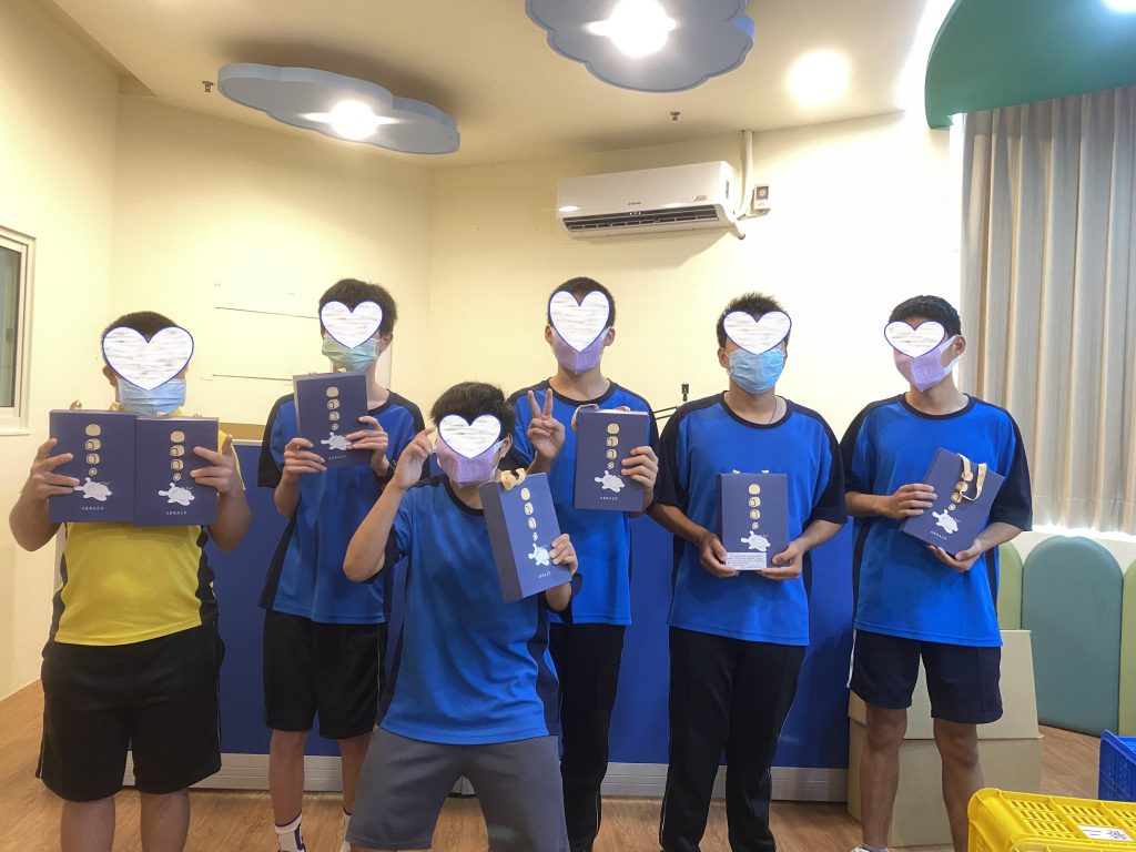 20250924唐氏症基金會捐贈中秋月餅禮盒.jpg