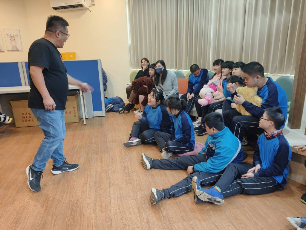 與學生互動問答