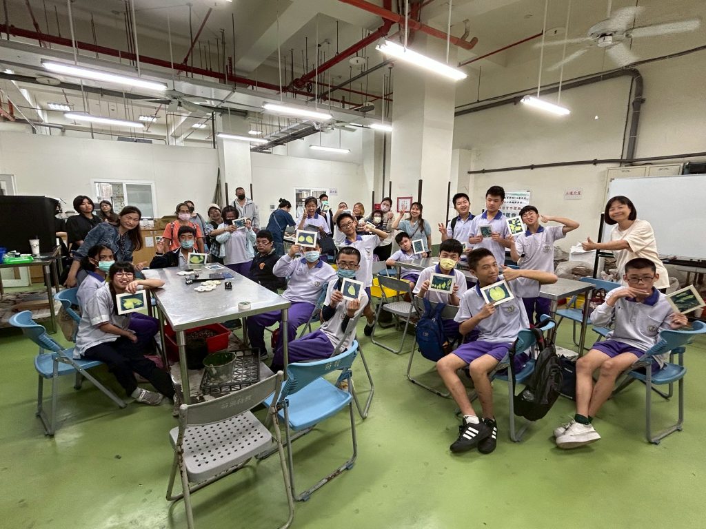 藍晒製作成品歡樂展示.jpg 藍晒製作成品歡樂展示.jpg