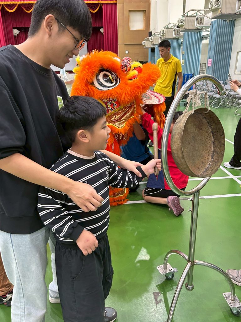生龍活獅獻祥瑞項目中熱鬧體驗.jpg 生龍活獅獻祥瑞項目中熱鬧體驗.jpg
