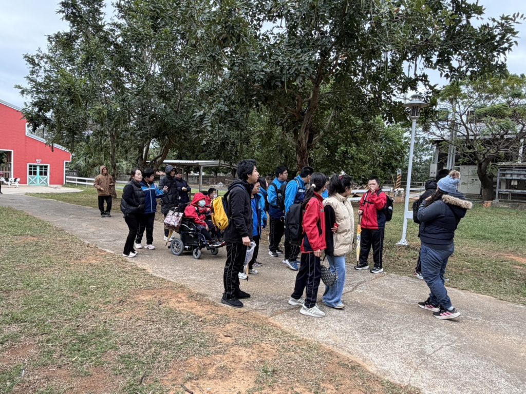 認認識酪農產業運作、動物照護與環境永續的關係，並參觀雁鴨生態池及牧場特色空間-1.jpg