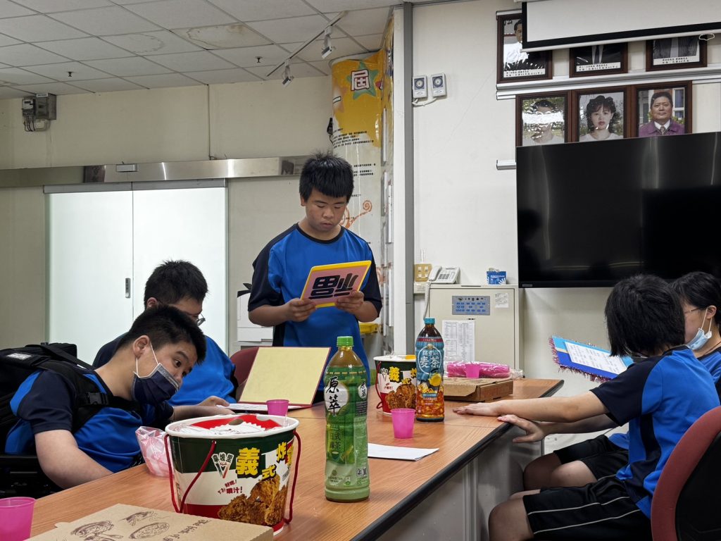 高2汽美科陳金福發表得獎心得