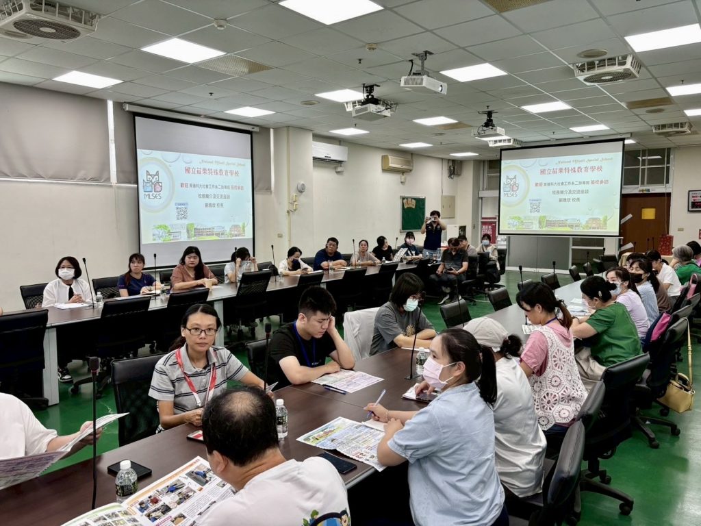 育達科大社工系二技學生專心聆聽及交流.jpg 育達科大社工系二技學生專心聆聽及交流.jpg