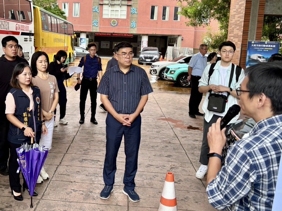長官蒞校指導.jpg